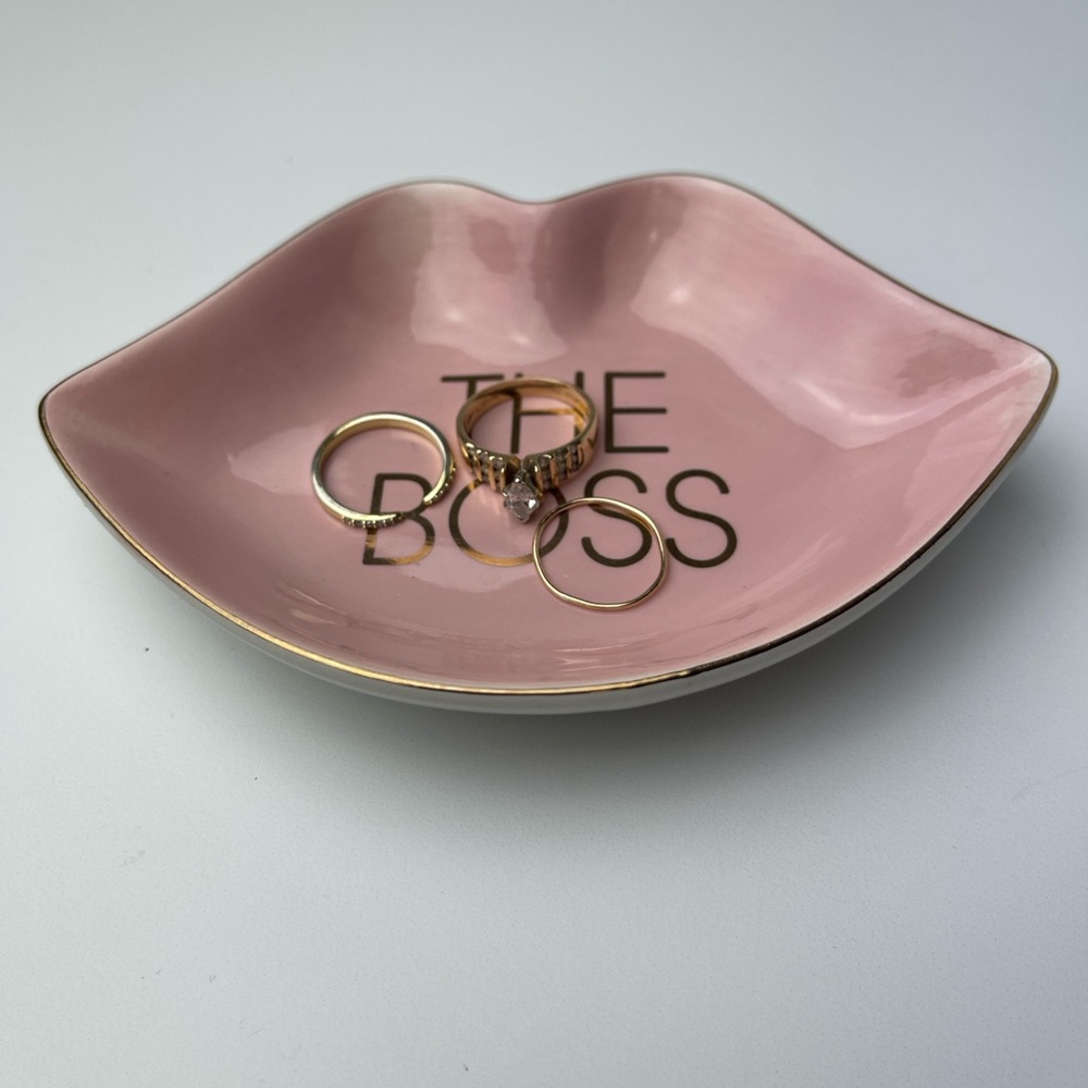 Trinket Dish / Jewelry Holder Pink Lip-Shaped “The Boss”